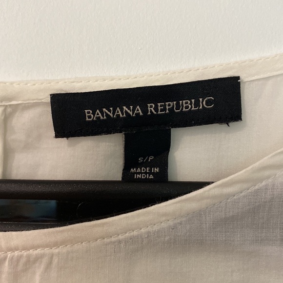 Beautiful white lace Banana Republic shirt - Picture 3 of 4